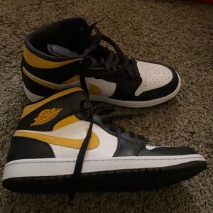 Nike Air Jordan 1 Mid GS—Pollen/ Black/ White